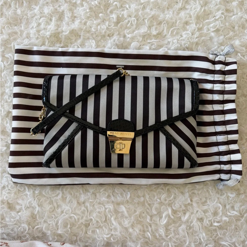 Henri Bendel Black and Gray Striped Large Clutch with Alligator Leather Trim - Picture 3 of 4
